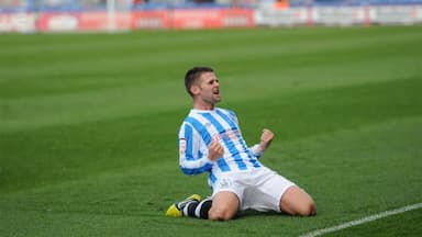 Oliver Norwood 4